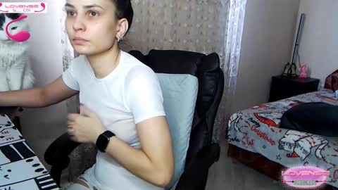 Tips are the best compliment to a woman online show from 02/03/26, 08:19