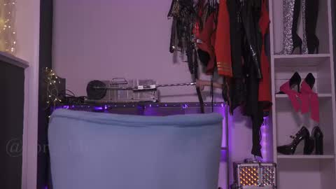 Snapshot of spr_abby chatting on 03/08/25, 04:06 Abby online show from 03/08/25, 04:06