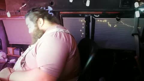 Your Pal Squeaks online show from 01/28/25, 04:39