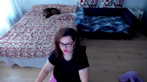 Kim online show from 12/16/25, 09:25