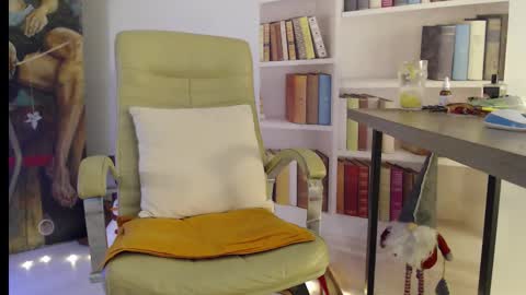 Female online show from 01/12/26, 04:56