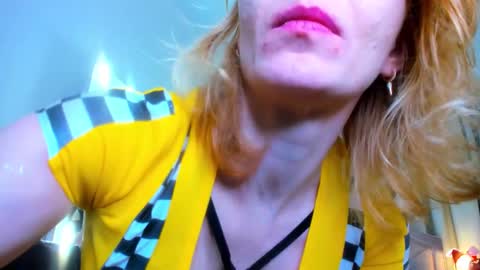 Snapshot of squirtymom chatting on 10/15/25, 11:27 Alisa online show from 10/15/25, 11:27