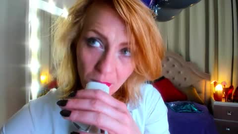 Snapshot of squirtymom chatting on 10/17/25, 11:18 Alisa online show from 10/17/25, 11:18