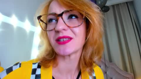 Snapshot of squirtymom chatting on 10/20/25, 02:28 Alisa online show from 10/20/25, 02:28