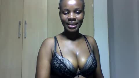 Snapshot of squiter_girlie chatting on 11/13/25, 04:44 Squiter online show from 11/13/25, 04:44