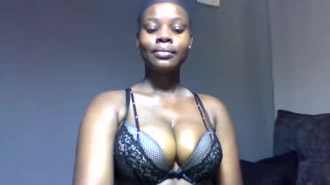 Snapshot of squiter_girlie chatting on 01/12/26, 05:45 Squiter online show from 01/12/26, 05:45