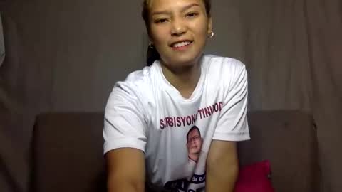 Snapshot of squrting_pinay chatting on 10/21/25, 09:37 Holly online show from 10/21/25, 09:37