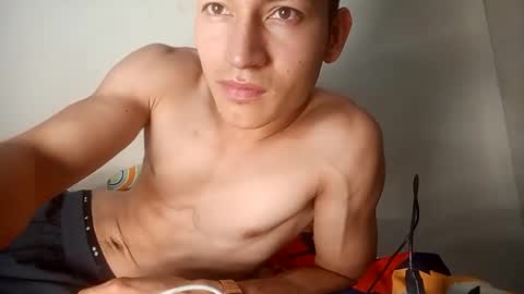 Snapshot of sradicto chatting on 09/22/25, 02:46 Flacofitxx online show from 09/22/25, 02:46