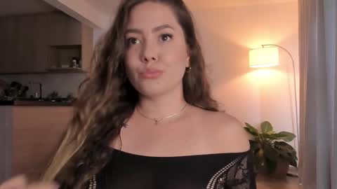 Sophie 3 online show from 11/23/25, 07:35