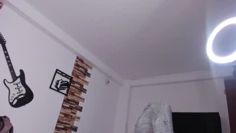 Srta. Fox online show from 02/05/25, 01:44