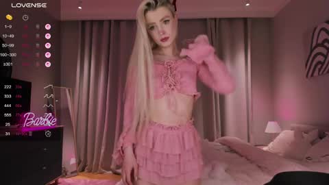 Alexandra online show from 04/18/26, 07:40