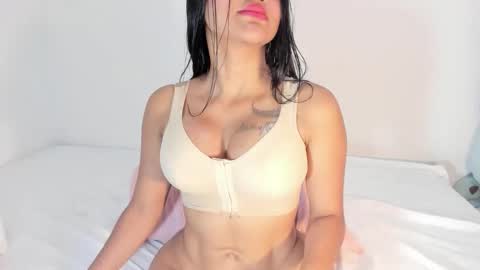 caroline massari online show from 11/09/25, 04:38