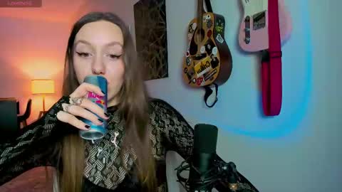 Anni if Im offline for a long time Im depressed feel free to support me offline online show from 02/11/25, 02:24