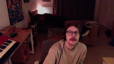 Snapshot of ssnttsnttsnss chatting on 12/03/24, 12:13 Roger online show from 12/03/24, 12:13