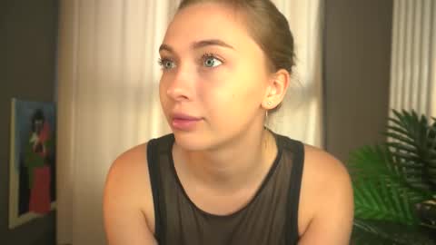 Snapshot of sssecretgirlfriend chatting on 09/17/25, 04:25 Kate online show from 09/17/25, 04:25