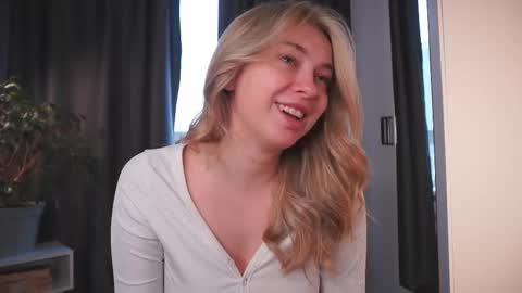 Snapshot of sssecretgirlfriend chatting on 10/21/25, 06:03 Kate online show from 10/21/25, 06:03