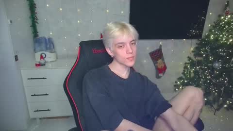 Snapshot of st_koshin chatting on 01/01/25, 02:42 Nick Gasai online show from 01/01/25, 02:42