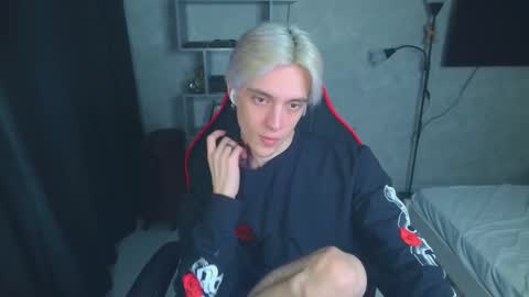 Snapshot of st_koshin chatting on 02/20/25, 04:25 Nick Gasai online show from 02/20/25, 04:25