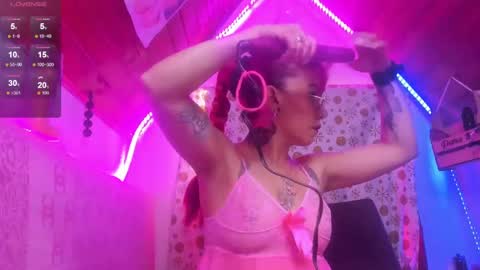 Snapshot of staacy37 chatting on 01/10/25, 12:47 staacy online show from 01/10/25, 12:47