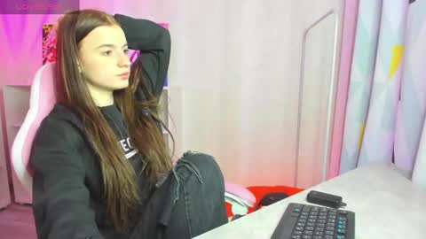 Stacey GMT5 Mo Tu We Th Fr Sa 3am -10am online show from 12/06/24, 01:51