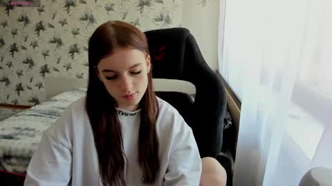 Stacey GMT5 Mo Tu We Th Fr Sa 3am -10am online show from 12/27/24, 02:47