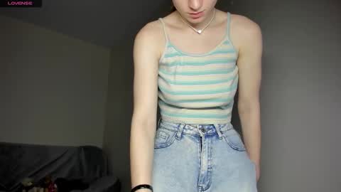 Stacey GMT5 Mo Tu We Th Fr Sa 3am -10am online show from 02/05/26, 01:54