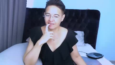 staceydarling online show from 07/28/26, 06:20