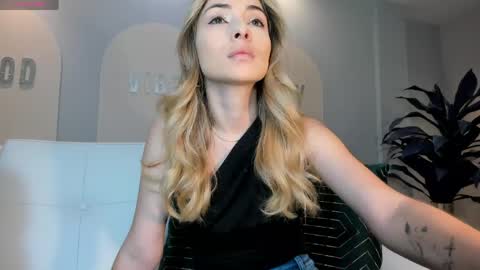 Stacy Woods online show from 04/23/26, 11:42