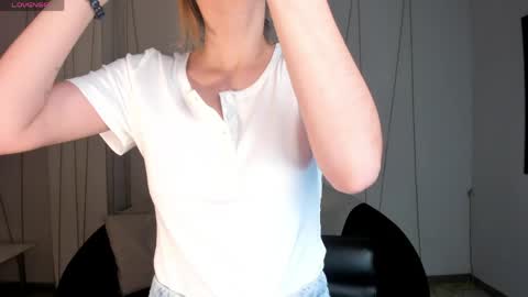 Snapshot of staceywood_ chatting on 05/16/26, 11:42 Stacy Woods online show from 05/16/26, 11:42