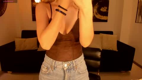 Snapshot of staceywood_ chatting on 05/23/26, 10:52 Stacy Woods online show from 05/23/26, 10:52