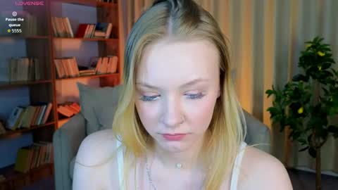 Snapshot of staceyyjones chatting on 06/01/26, 10:28 Stacey online show from 06/01/26, 10:28