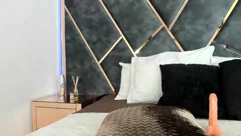 Snapshot of staciemoon chatting on 07/17/26, 06:24 Stacie online show from 07/17/26, 06:24