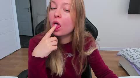 Snapshot of stacy_miraclee chatting on 05/28/26, 10:34 Stacy online show from 05/28/26, 10:34
