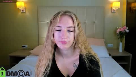 Stacy Mon Tue Wed Thu Fri Sun GMT GMT 3 1000am - 0400pm  online show from 09/24/25, 07:55