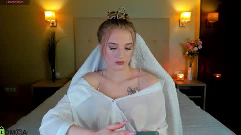 Stacy Mon Tue Wed Thu Fri Sun GMT GMT 3 1000am - 0400pm  online show from 02/18/26, 10:22