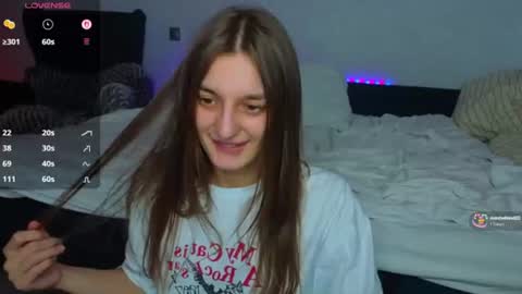 Snapshot of stacy_sexylips chatting on 07/12/26, 03:14 Sexy lips online show from 07/12/26, 03:14