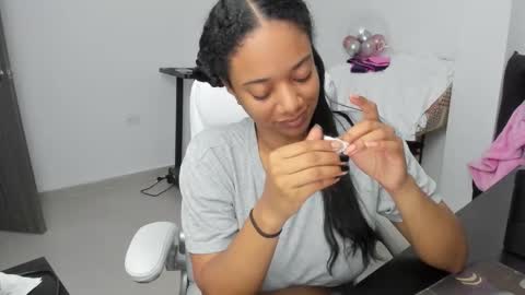 Zulma Yisset online show from 12/14/25, 02:28