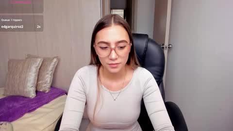 Stacy Conner online show from 09/17/25, 08:10