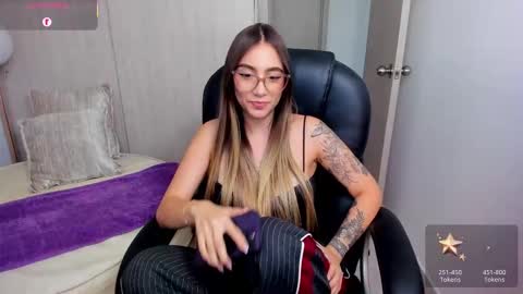 Stacy Conner online show from 10/28/25, 08:33