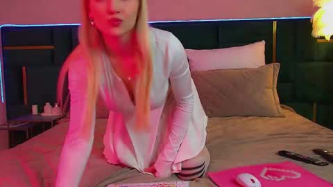StacyEvances online show from 10/05/25, 06:17