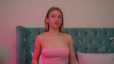 StacyEvances online show from 12/17/25, 06:08