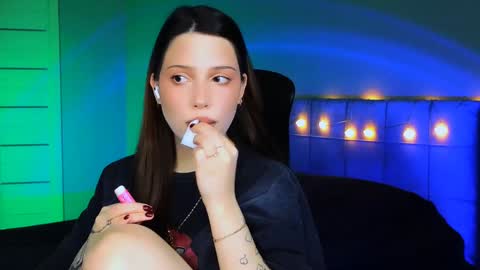 Snapshot of stacygonzales_ chatting on 12/13/24, 06:31 Bye bye dear See you on December 3st  online show from 12/13/24, 06:31