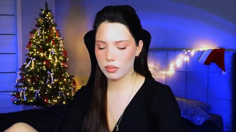 Snapshot of stacygonzales_ chatting on 12/27/24, 11:06 Bye bye dear See you on December 3st  online show from 12/27/24, 11:06