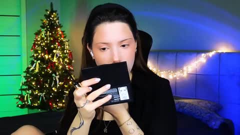 Snapshot of stacygonzales_ chatting on 01/04/25, 06:09 Bye bye dear See you on December 3st  online show from 01/04/25, 06:09