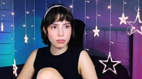 Snapshot of stacygonzales_ chatting on 11/07/25, 08:36 Bye bye dear See you on December 3st online show from 11/07/25, 08:36