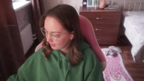 Alice online show from 11/05/25, 06:35