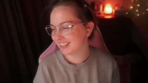 Alice online show from 12/05/25, 12:19