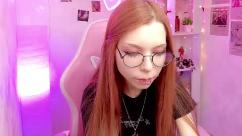 Snapshot of star_tarra chatting on 04/29/26, 02:15 Tarra online show from 04/29/26, 02:15