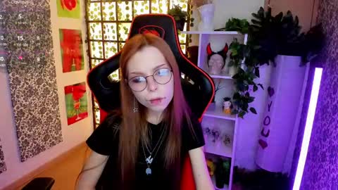 Snapshot of star_tarra chatting on 05/01/26, 02:05 Tarra online show from 05/01/26, 02:05