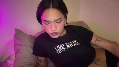 Snapshot of stargirlrising chatting on 12/19/25, 12:17 STAR online show from 12/19/25, 12:17